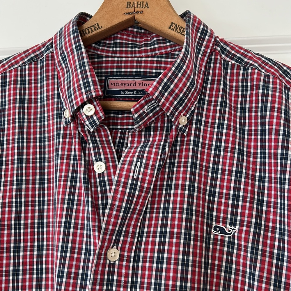 Vineyard Vines Plaid Whale Shirt w Logo. Red & Black Cotton. Long Sleeves Sz Med